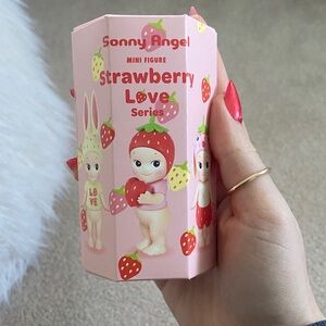 Sonny Angel Strawberry Love Mini Figure